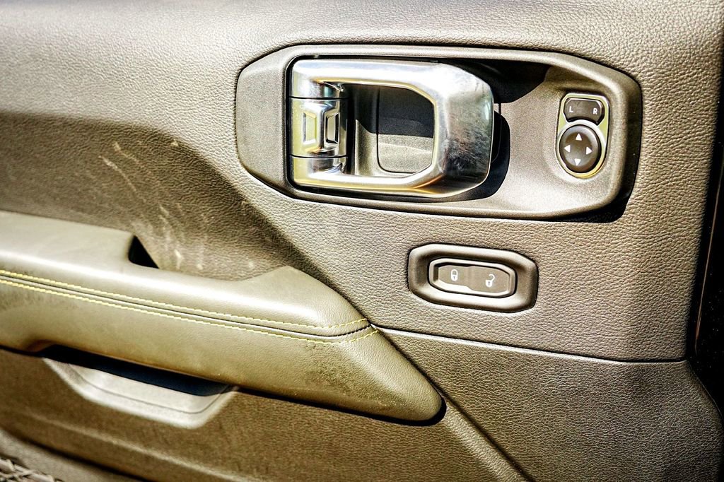 New 2025 Jeep Gladiator Sport image 22