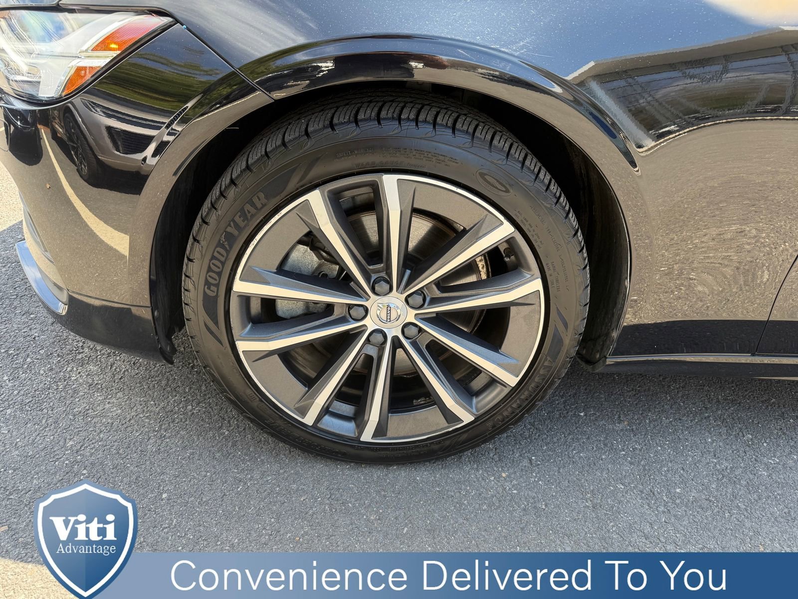 Used 2021 Volvo S90 T6 Momentum image 12