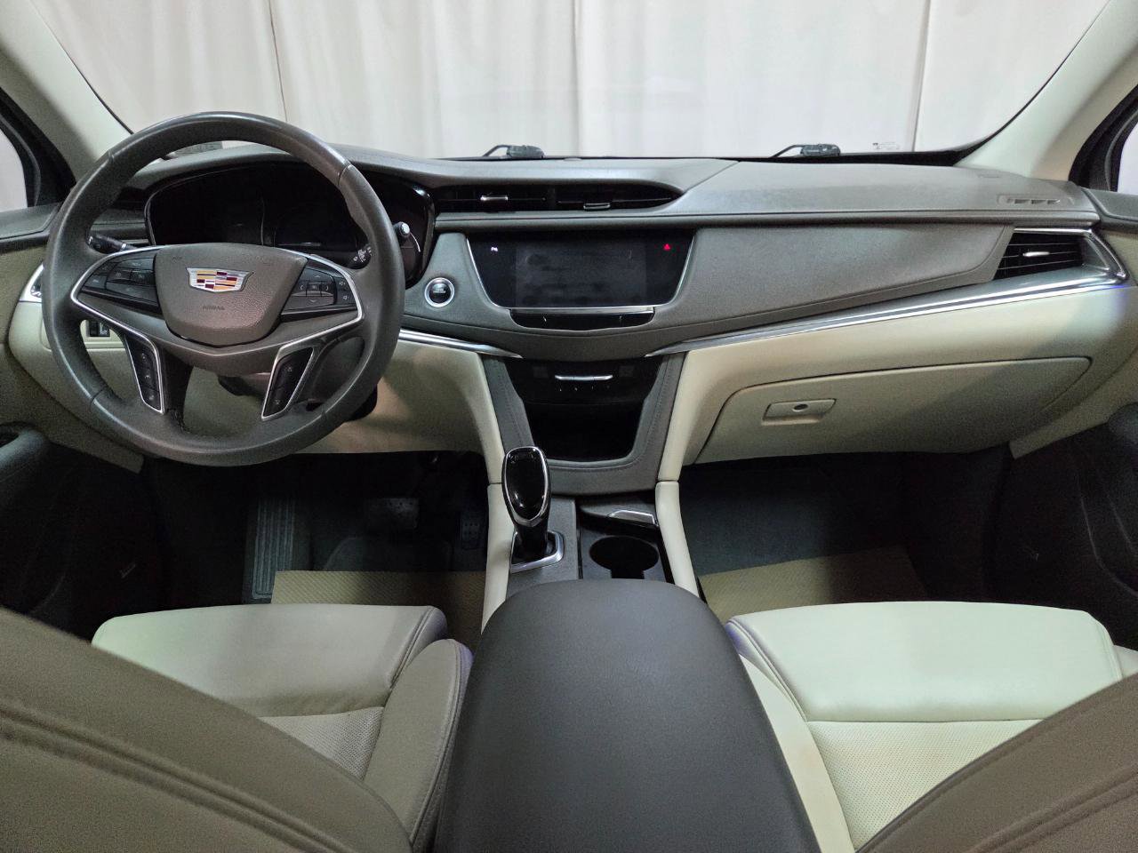 Used 2017 Cadillac XT5 Premium Luxury w/ Advanced Security Package image 21