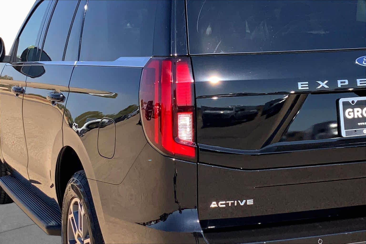 New 2026 Ford Expedition Active AWD/4WD image 14