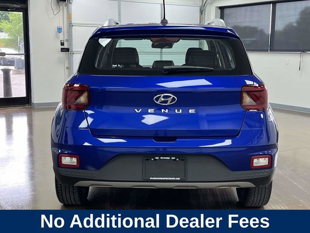Certified 2023 Hyundai Venue Limited w/ Cargo Package FWD image 7