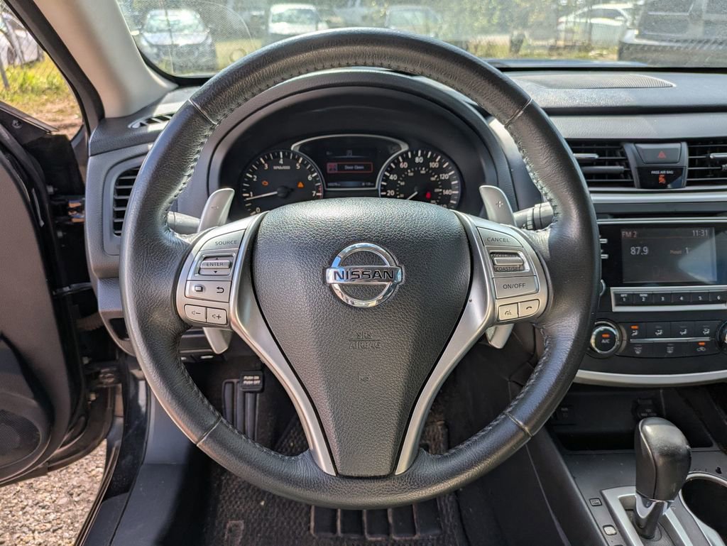 Used 2016 Nissan Altima 2.5 SR w/ LED Appearance Package image 17