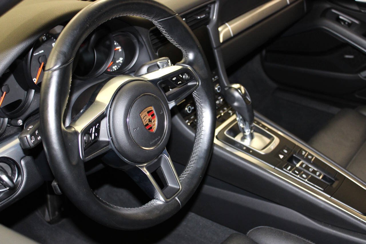 Used 2017 Porsche 911 Carrera image 17