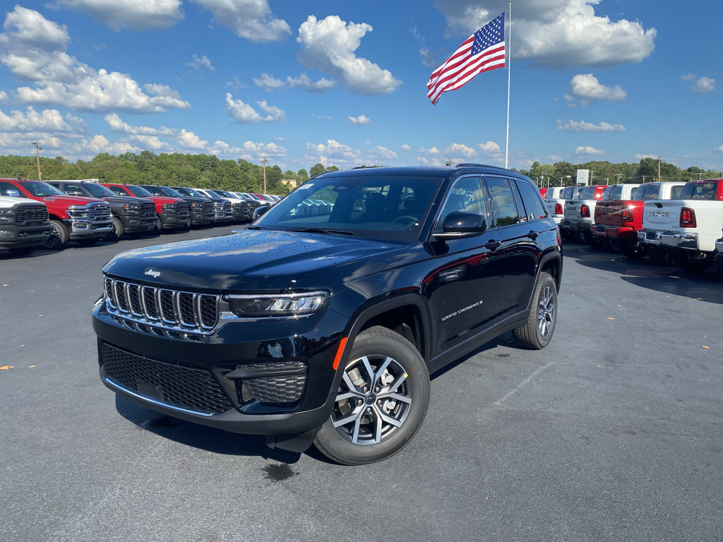 New 2027 Jeep Grand Cherokee Laredo X