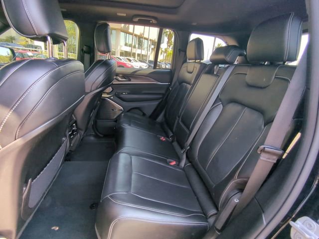 Used 2023 Jeep Grand Cherokee Overland image 16