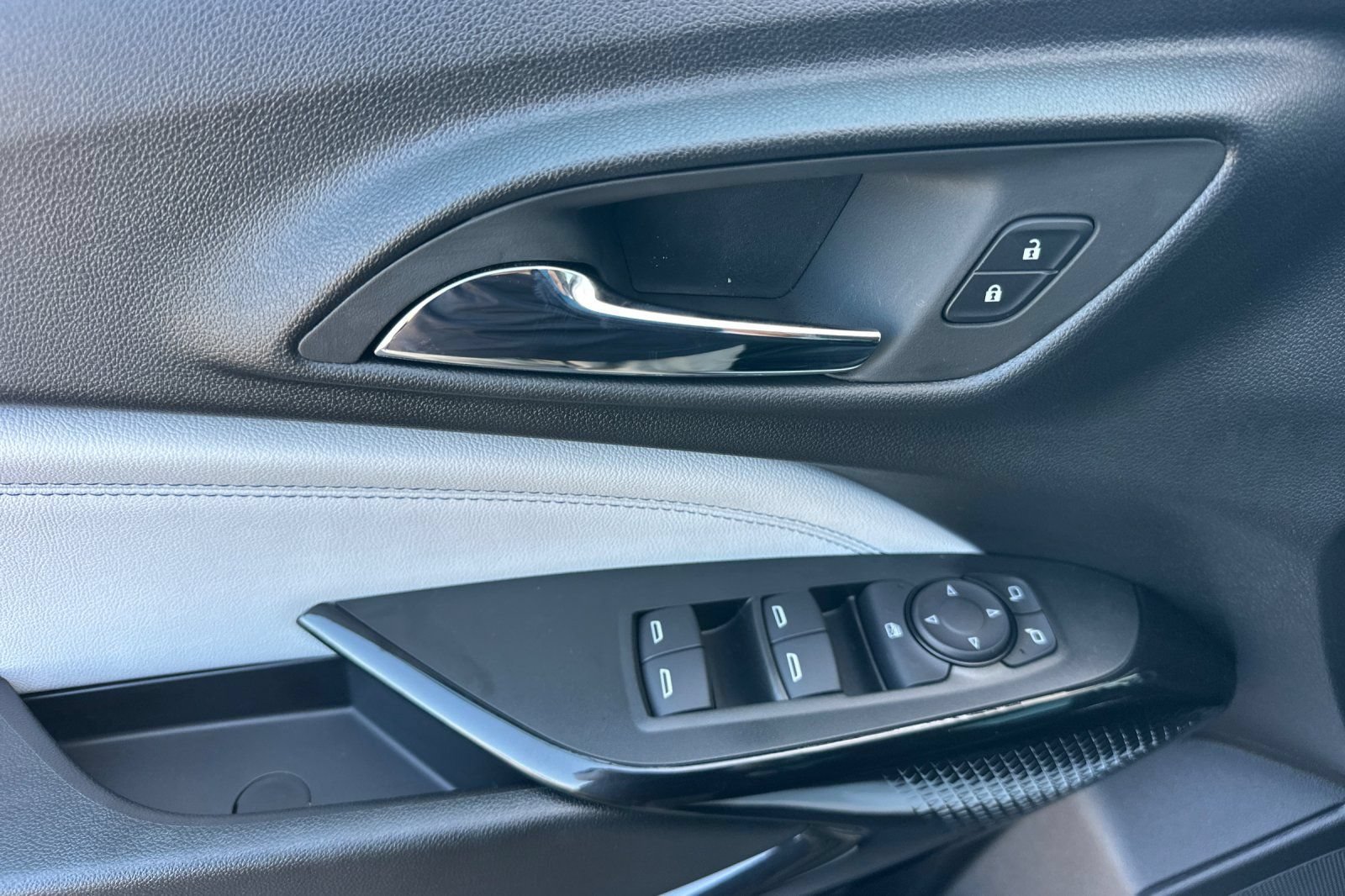New 2026 Chevrolet Trax LT FWD image 11