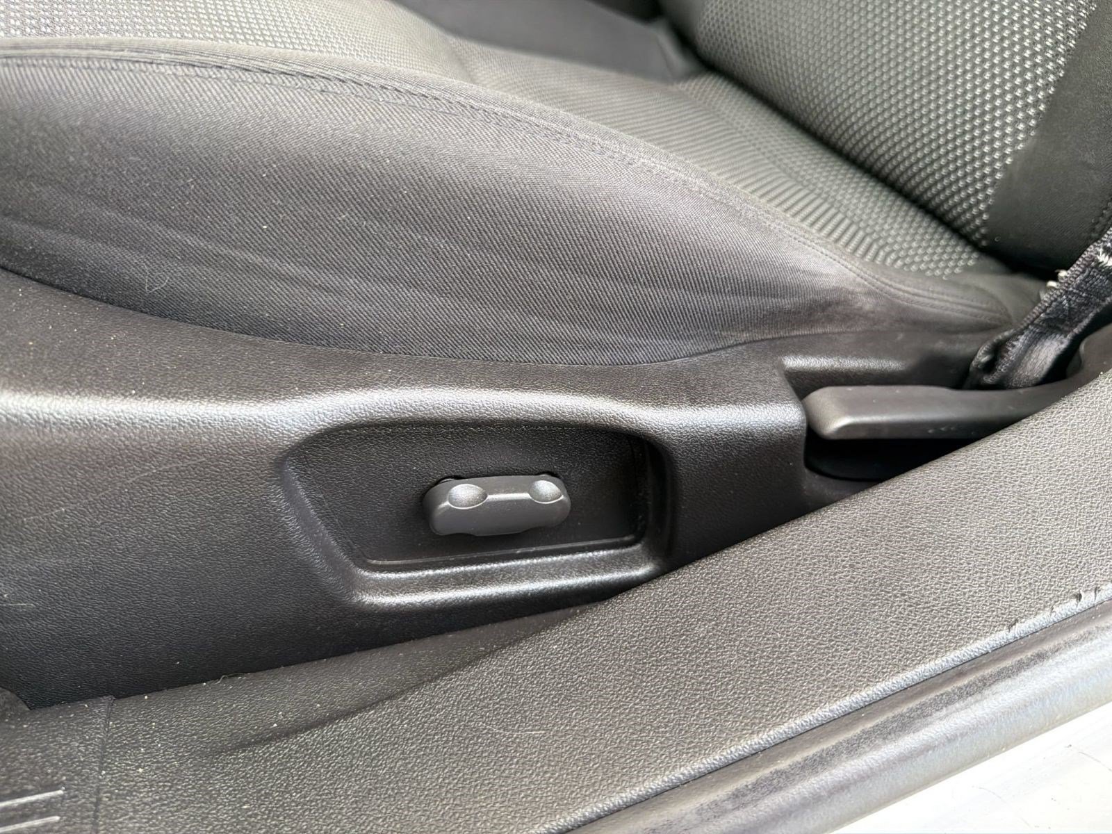 Used 2009 Chevrolet Malibu LT w/ Power Convenience Package FWD image 14