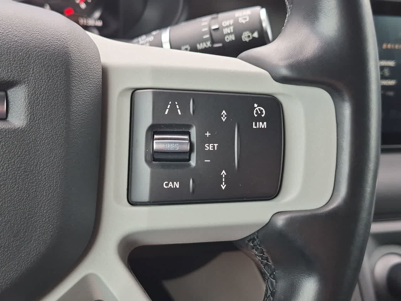 Certified 2023 Land Rover Defender 110 X-Dynamic SE AWD/4WD image 25