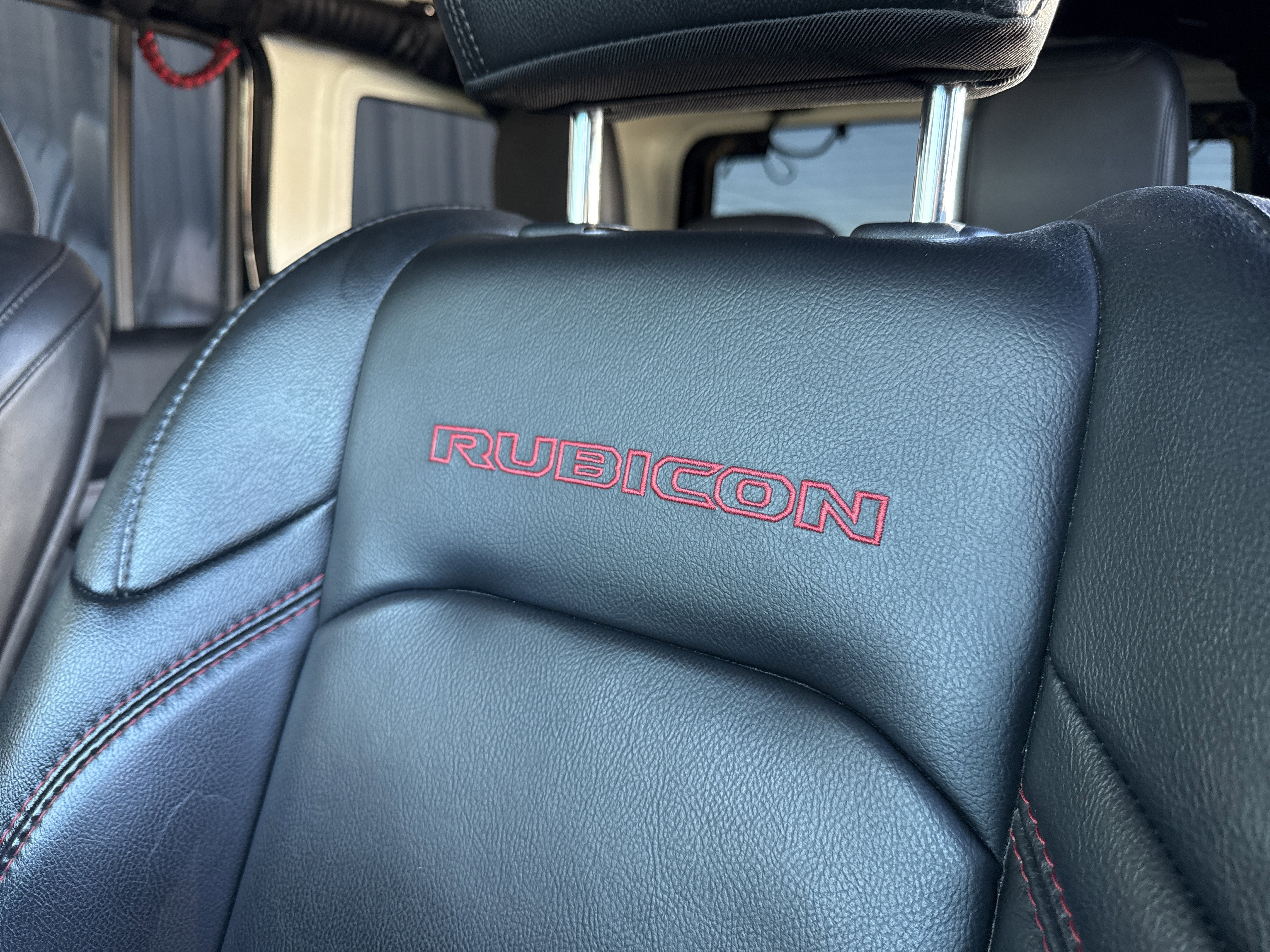 Used 2018 Jeep Wrangler Unlimited Rubicon image 32