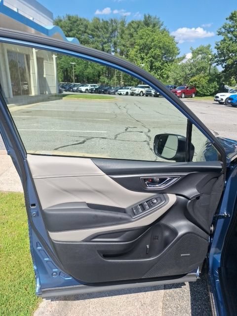 Used 2024 Subaru Forester Limited AWD/4WD image 9