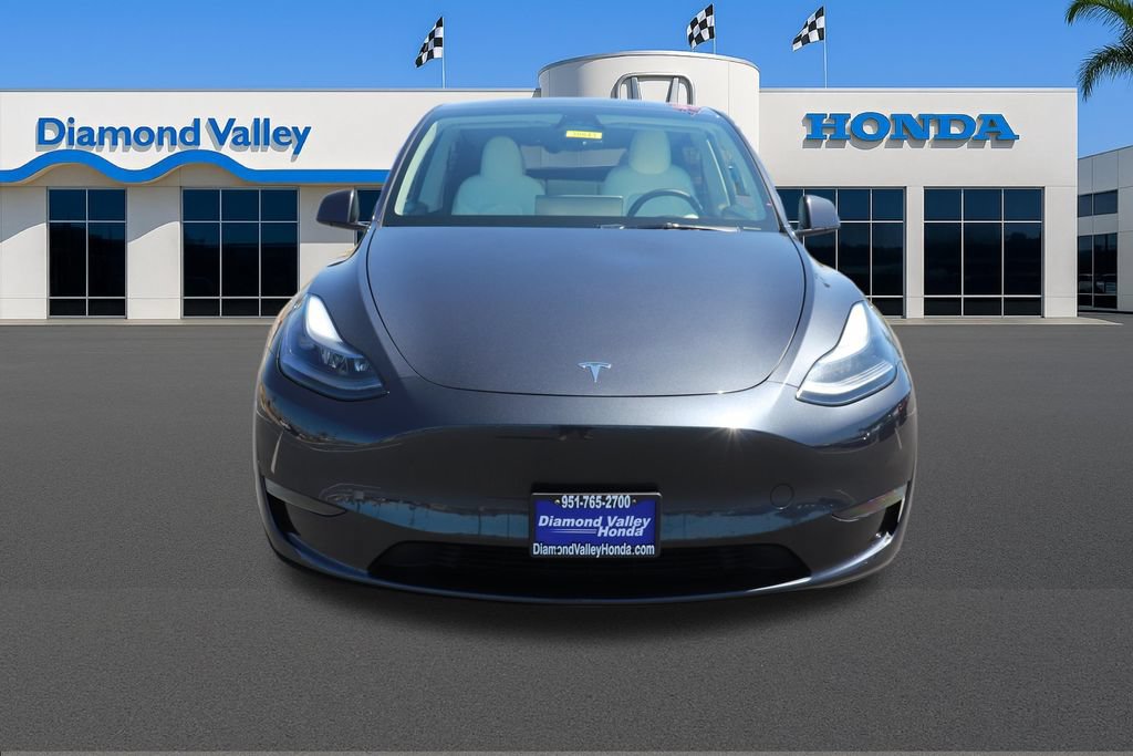 Used 2025 Tesla Model Y Long Range RWD image 2