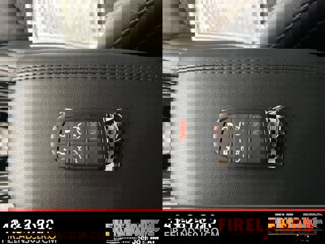 New 2025 Jeep Compass Latitude w/ Sun & Sound Group image 25