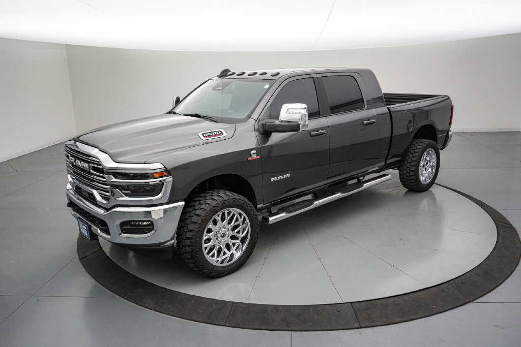 Used 2025 RAM 2500 Laramie AWD/4WD image 9