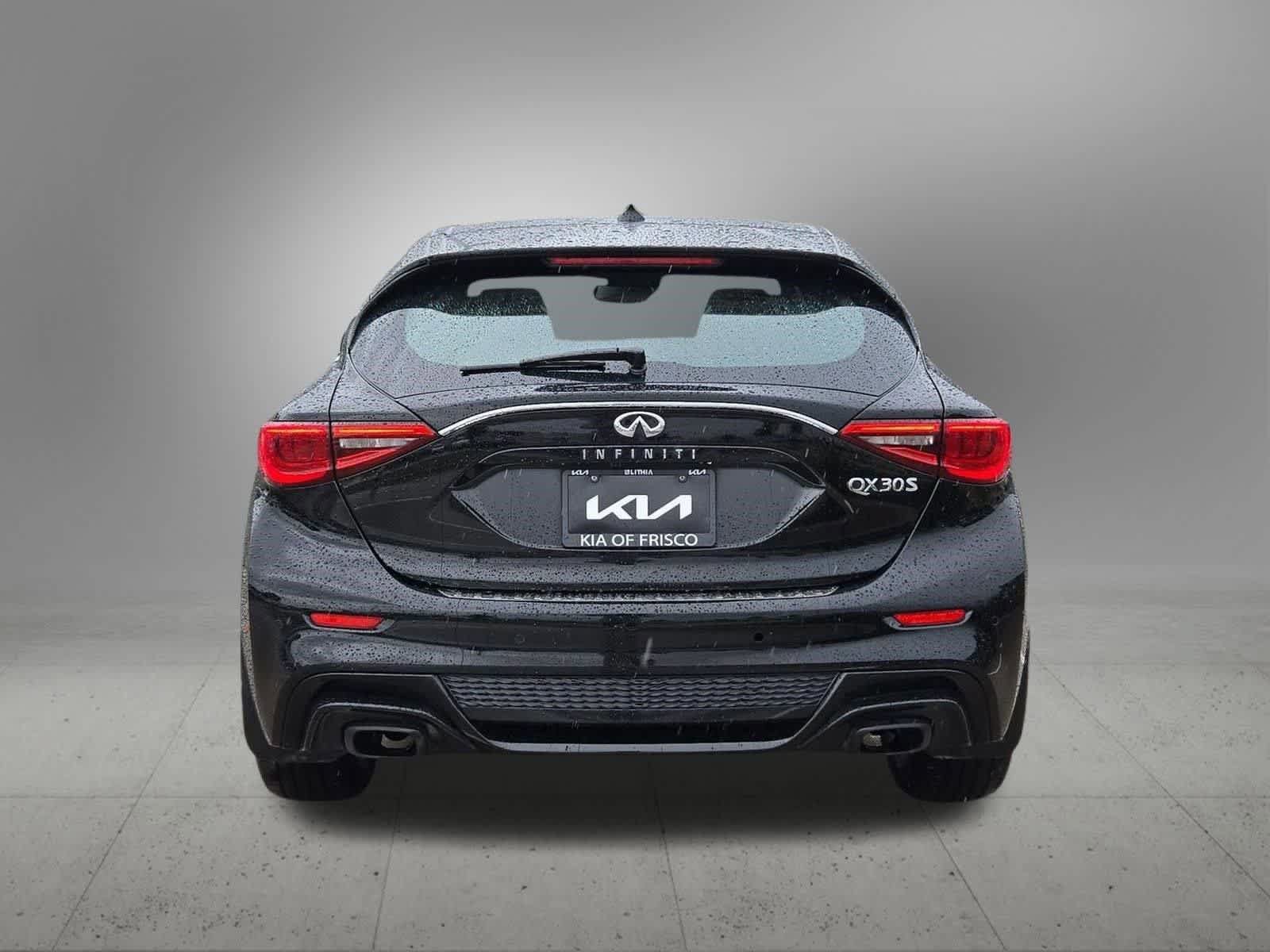 Used 2017 INFINITI QX30 Sport w/ Sport Leather Package FWD image 5