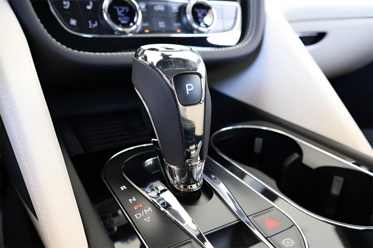 New 2025 Bentley Bentayga image 26