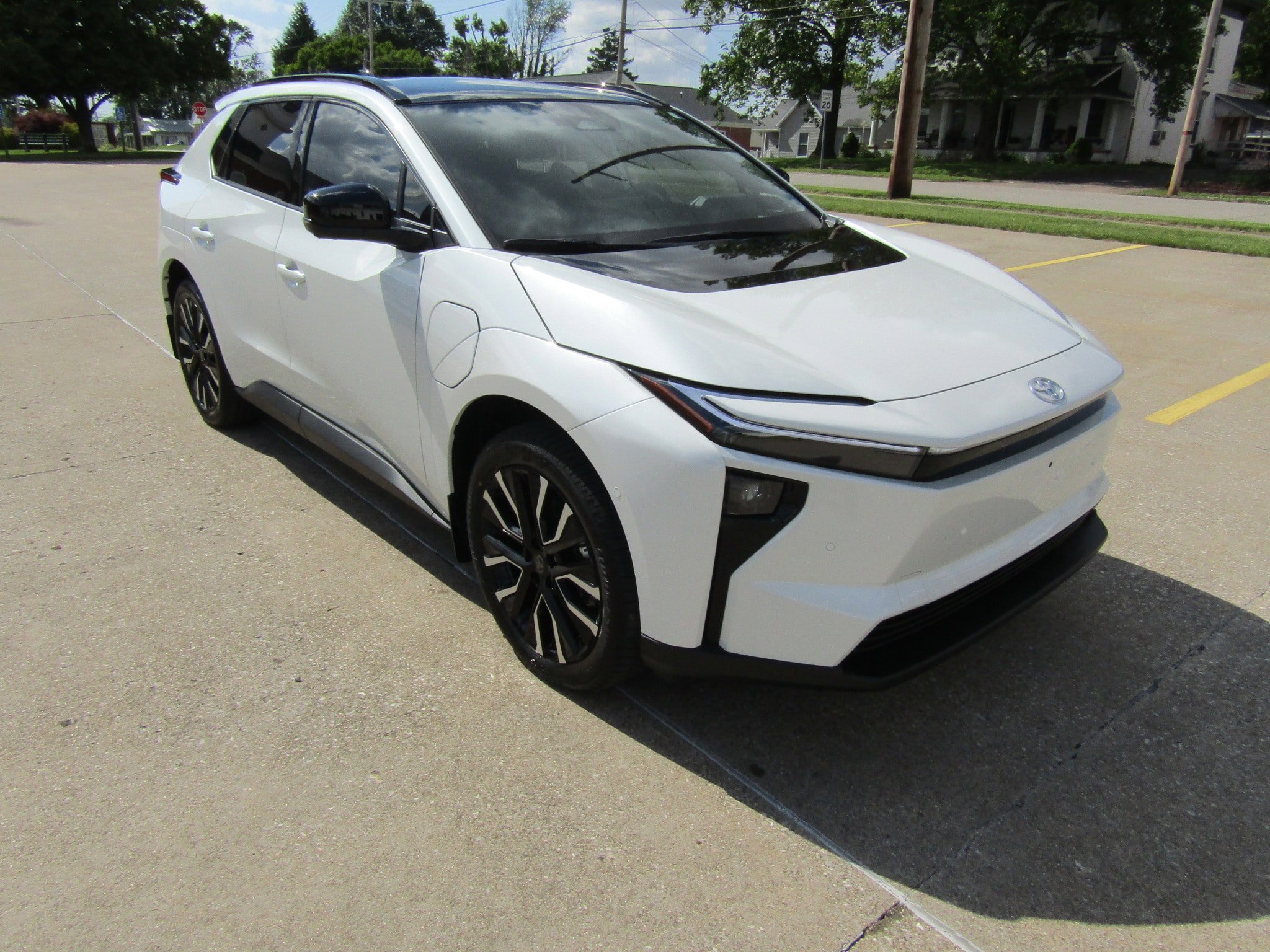 Used 2026 Toyota bZ AWD/4WD image 1