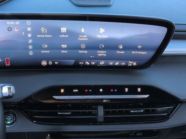Used 2025 Buick Enclave Preferred FWD image 18