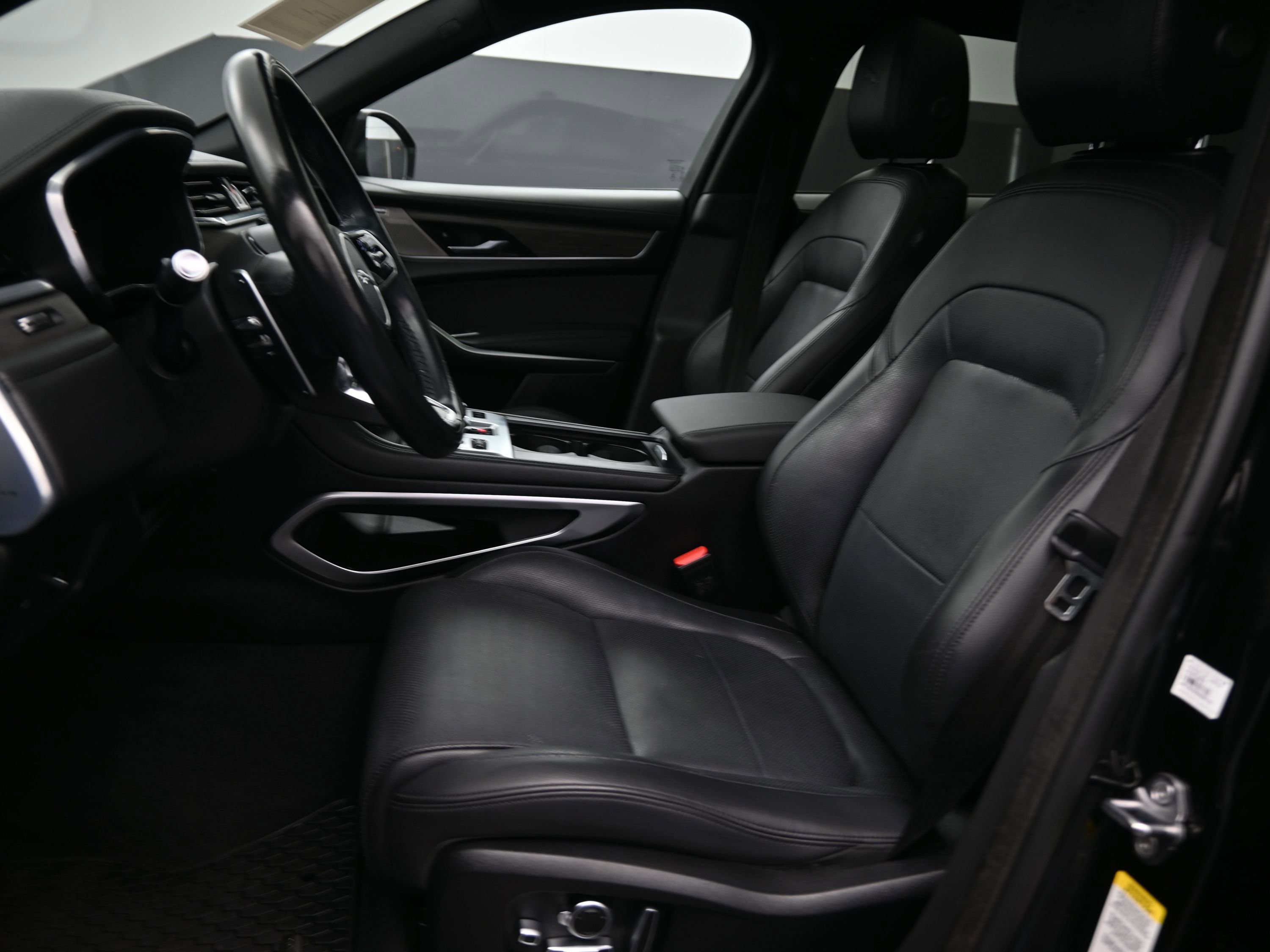 Used 2022 Jaguar F-PACE S image 23