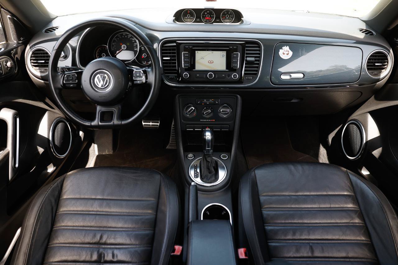 Used 2013 Volkswagen Beetle 2.0T FWD image 2