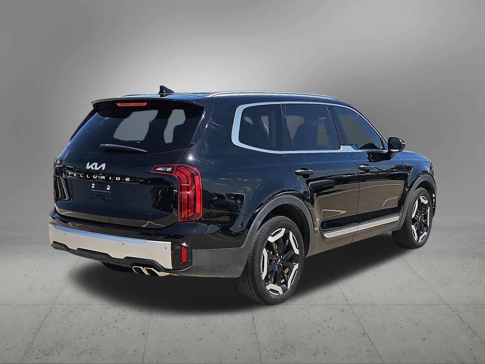 Used 2024 Kia Telluride S FWD image 6