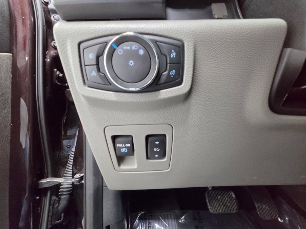 Used 2018 Ford F150 XLT w/ Equipment Group 302A Luxury AWD/4WD image 22