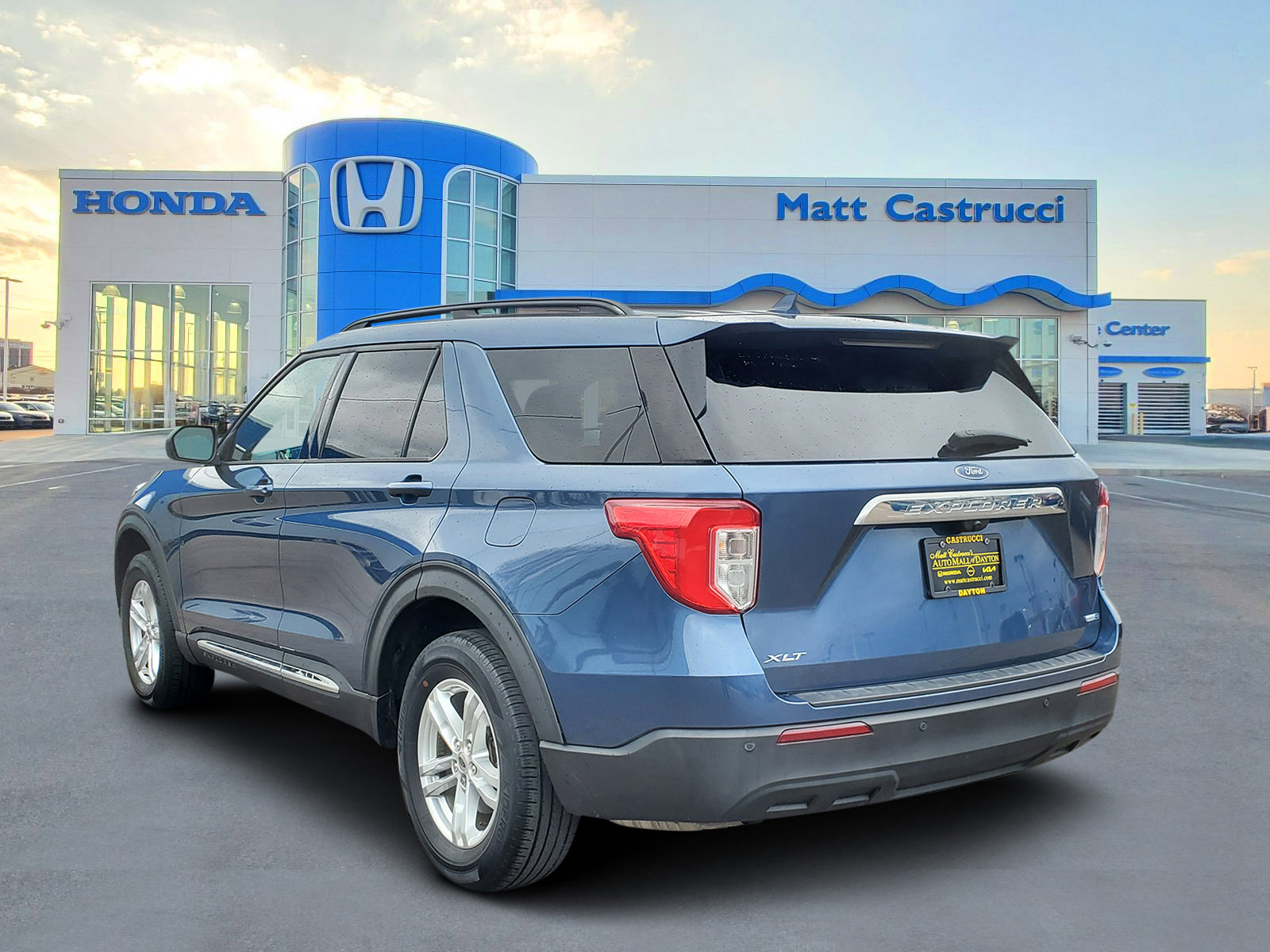 Used 2020 Ford Explorer XLT w/ Comfort Package image 3