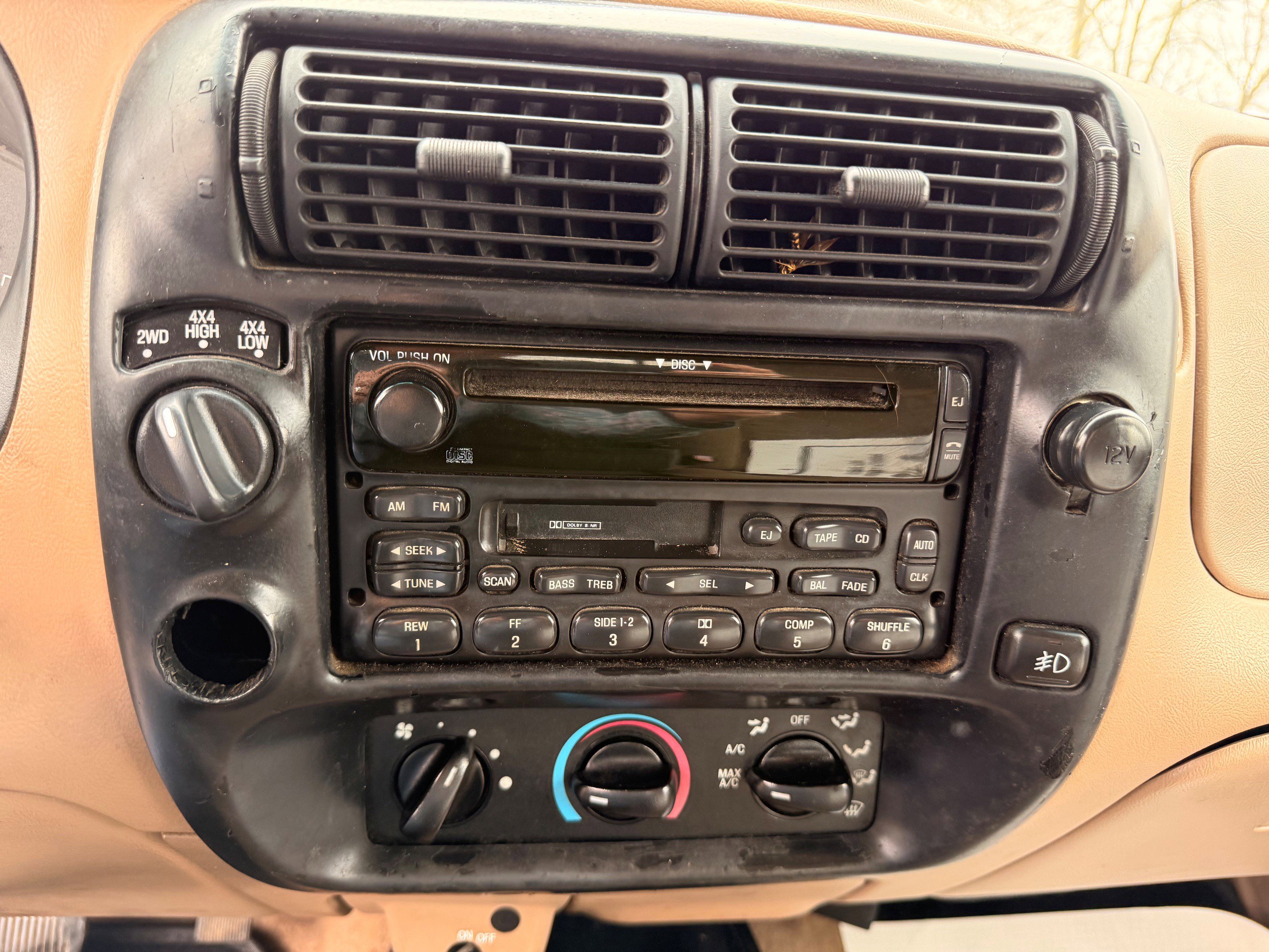 Used 1998 Ford Ranger XLT image 11