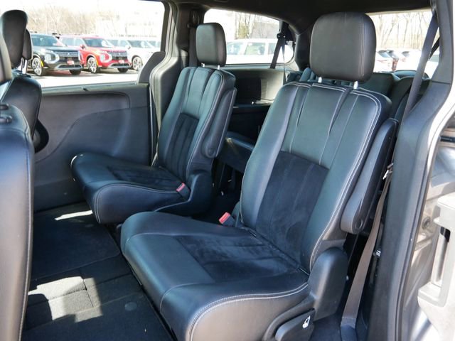 Used 2018 Dodge Grand Caravan SXT w/ Driver Convenience Group image 11
