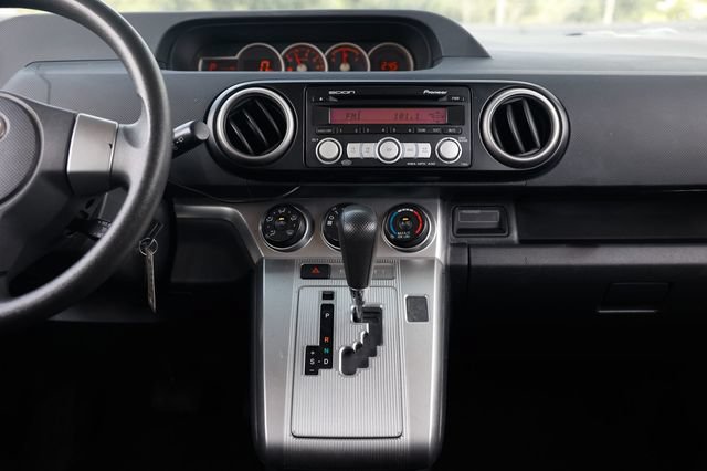 Used 2011 Scion xB FWD image 34