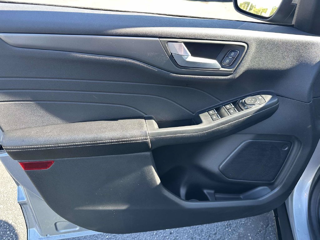 Certified 2023 Ford Escape SE FWD image 9