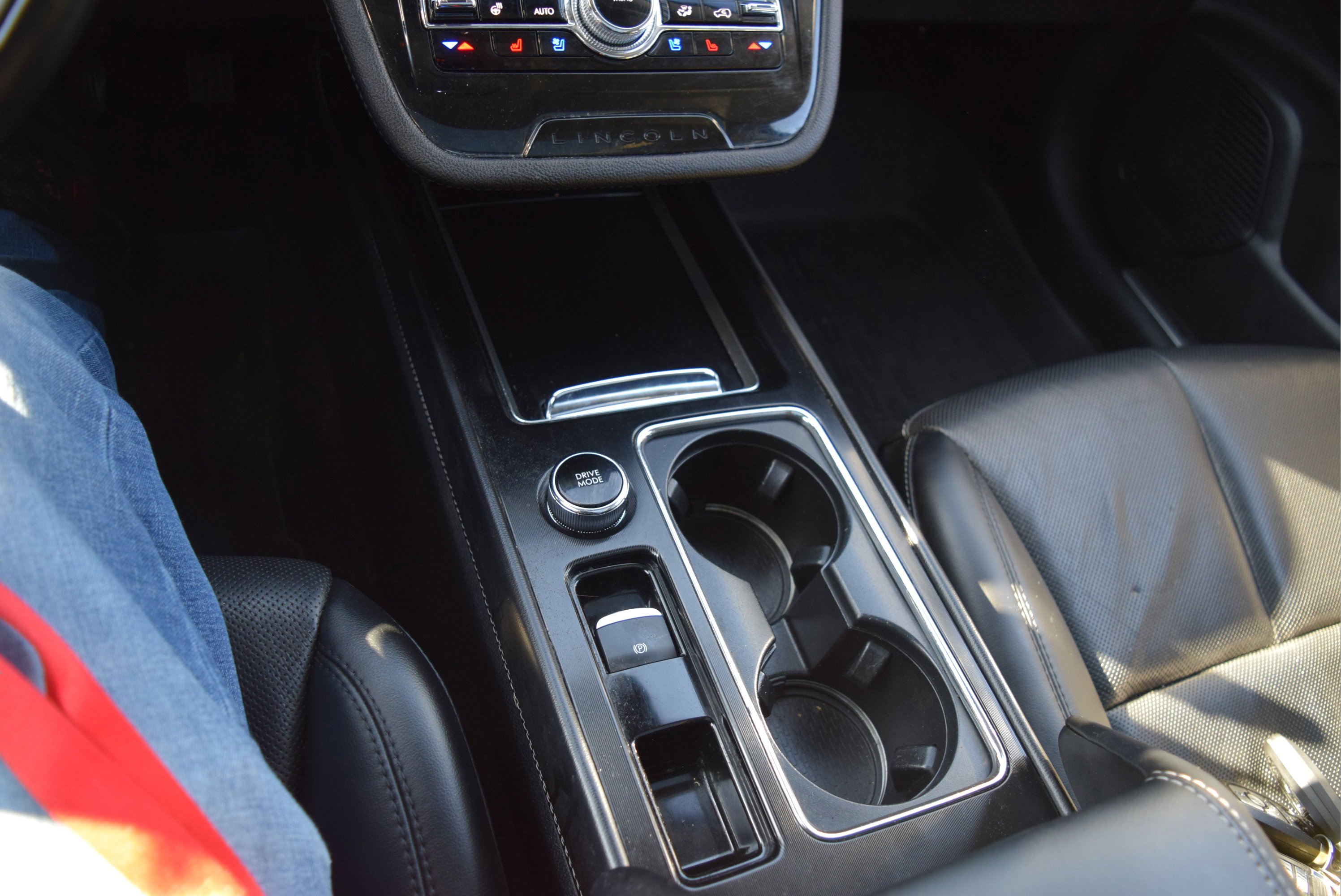 Used 2022 Lincoln Corsair AWD w/ Premium Package image 16