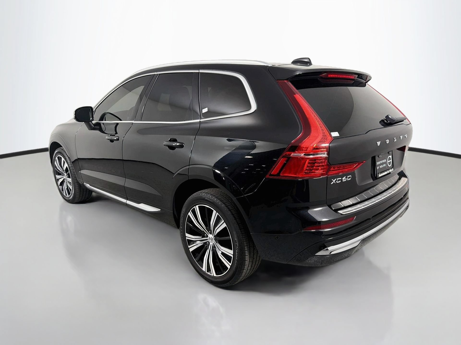 Certified 2023 Volvo XC60 B5 Plus w/ Protection Package Premier FWD image 8