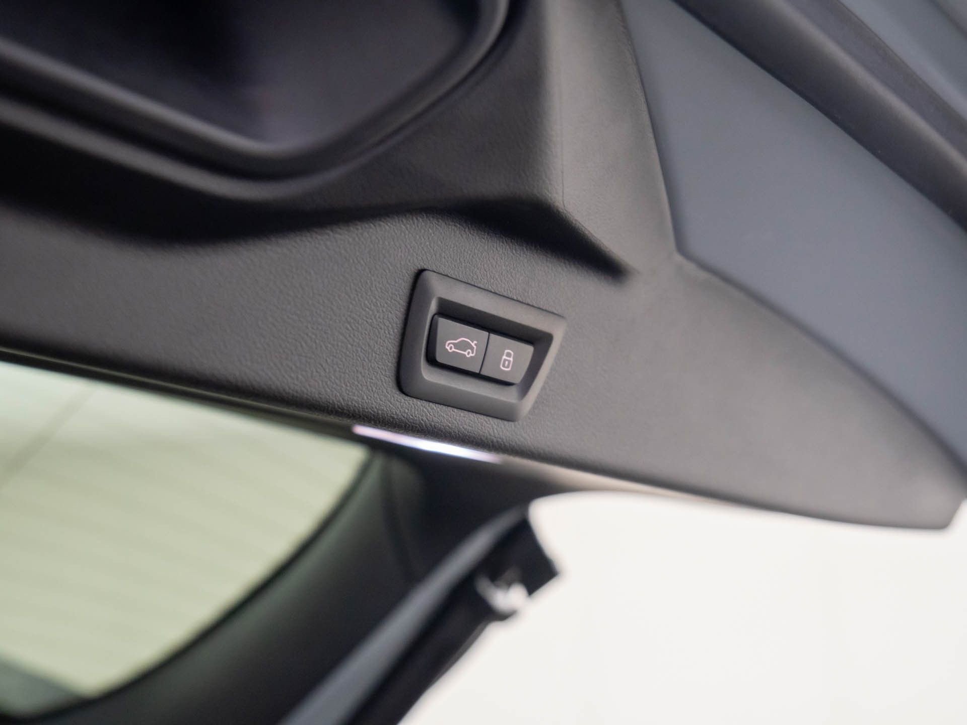 Certified 2025 BMW X5 M60i w/ Climate Comfort Package image 36