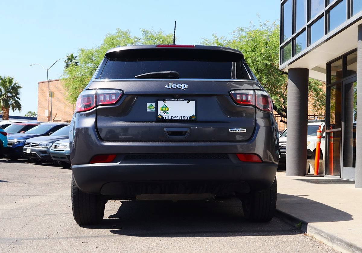 Used 2019 Jeep Compass Latitude FWD image 12