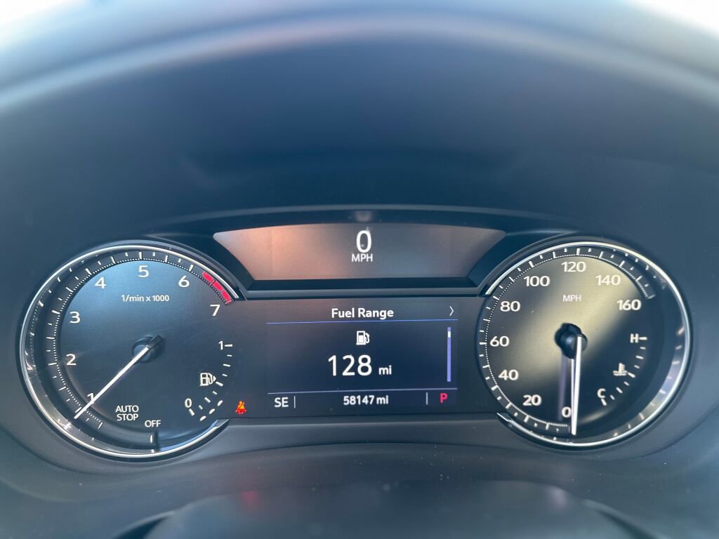 Used 2020 Cadillac XT4 Luxury w/ Cold Weather Package image 13