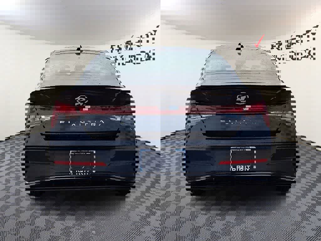 Certified 2025 Hyundai Elantra Sport image 5