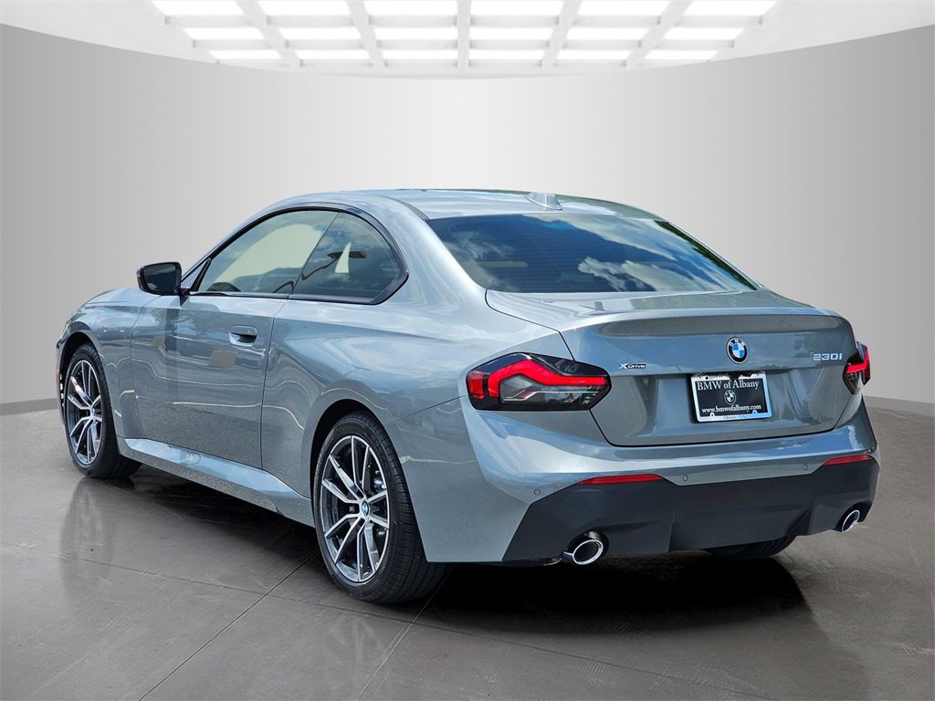 Used 2025 BMW 230i xDrive Coupe w/ Convenience Package image 4