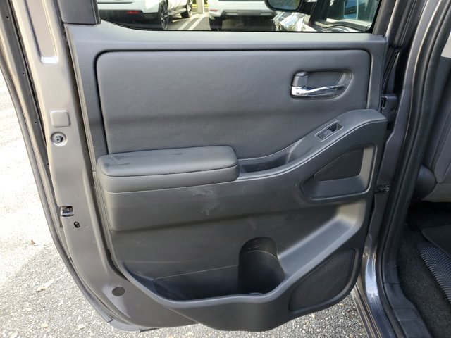 Used 2023 Nissan Frontier SV w/ Tow Package image 9