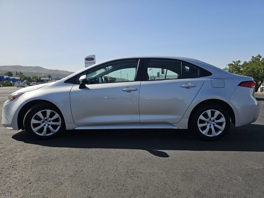 Used 2024 Toyota Corolla LE FWD image 19