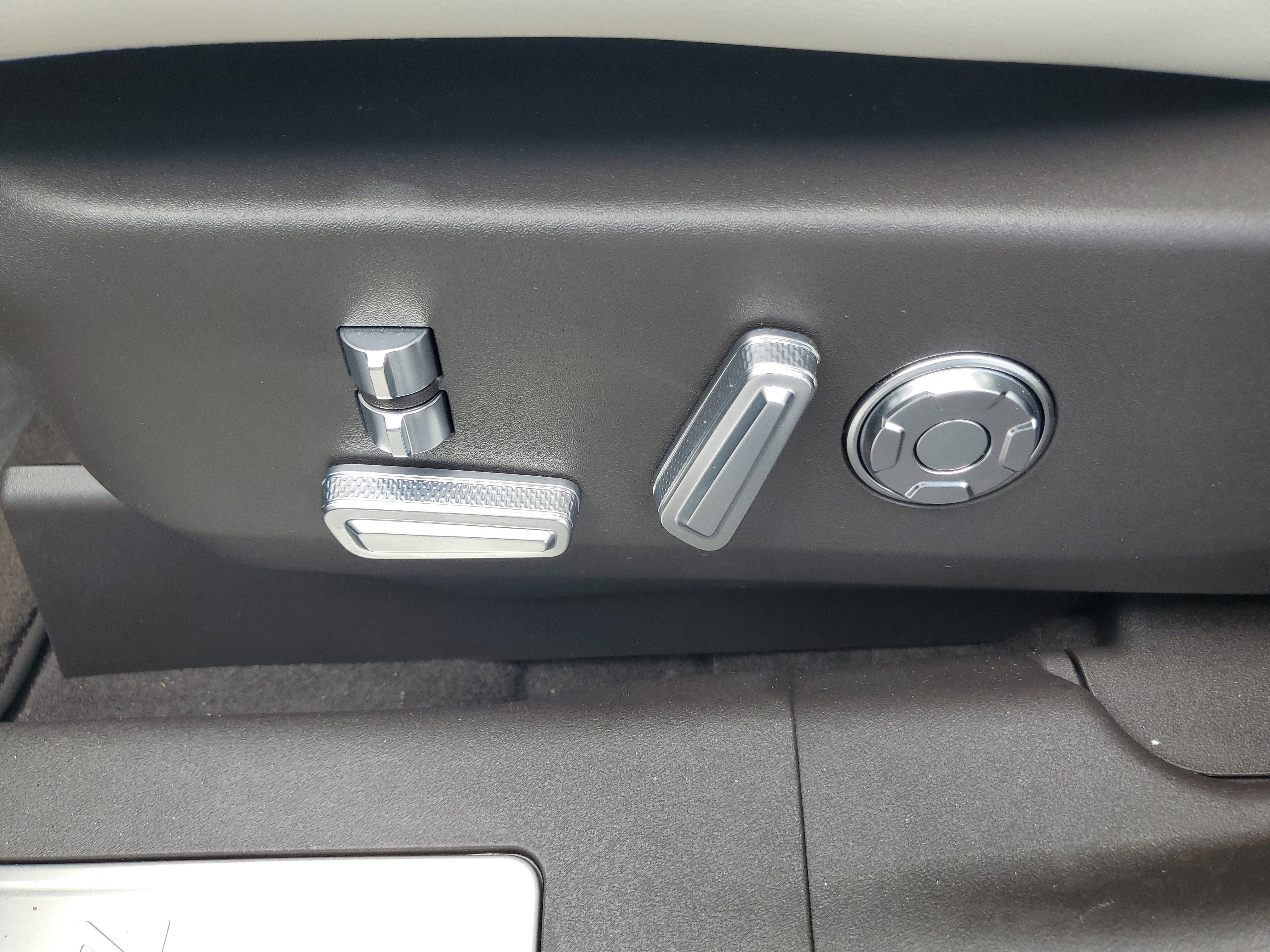 New 2025 Lincoln Nautilus Black Label image 12