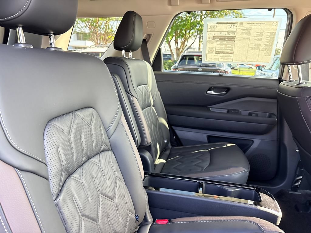 New 2026 Nissan Pathfinder Platinum FWD image 27