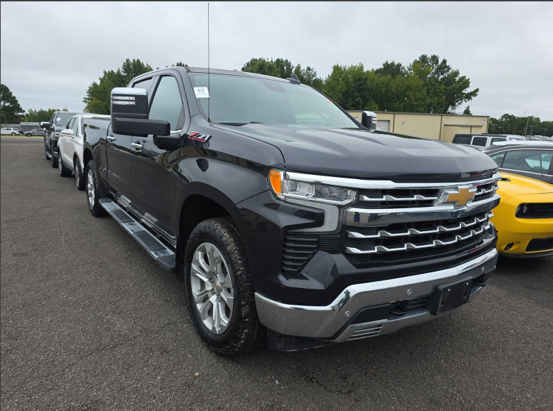 Used 2024 Chevrolet Silverado 1500 LTZ AWD/4WD image 5
