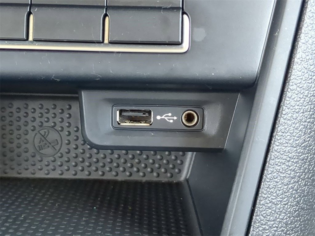 Used 2017 Volkswagen Tiguan Limited w/ Premium Package image 22