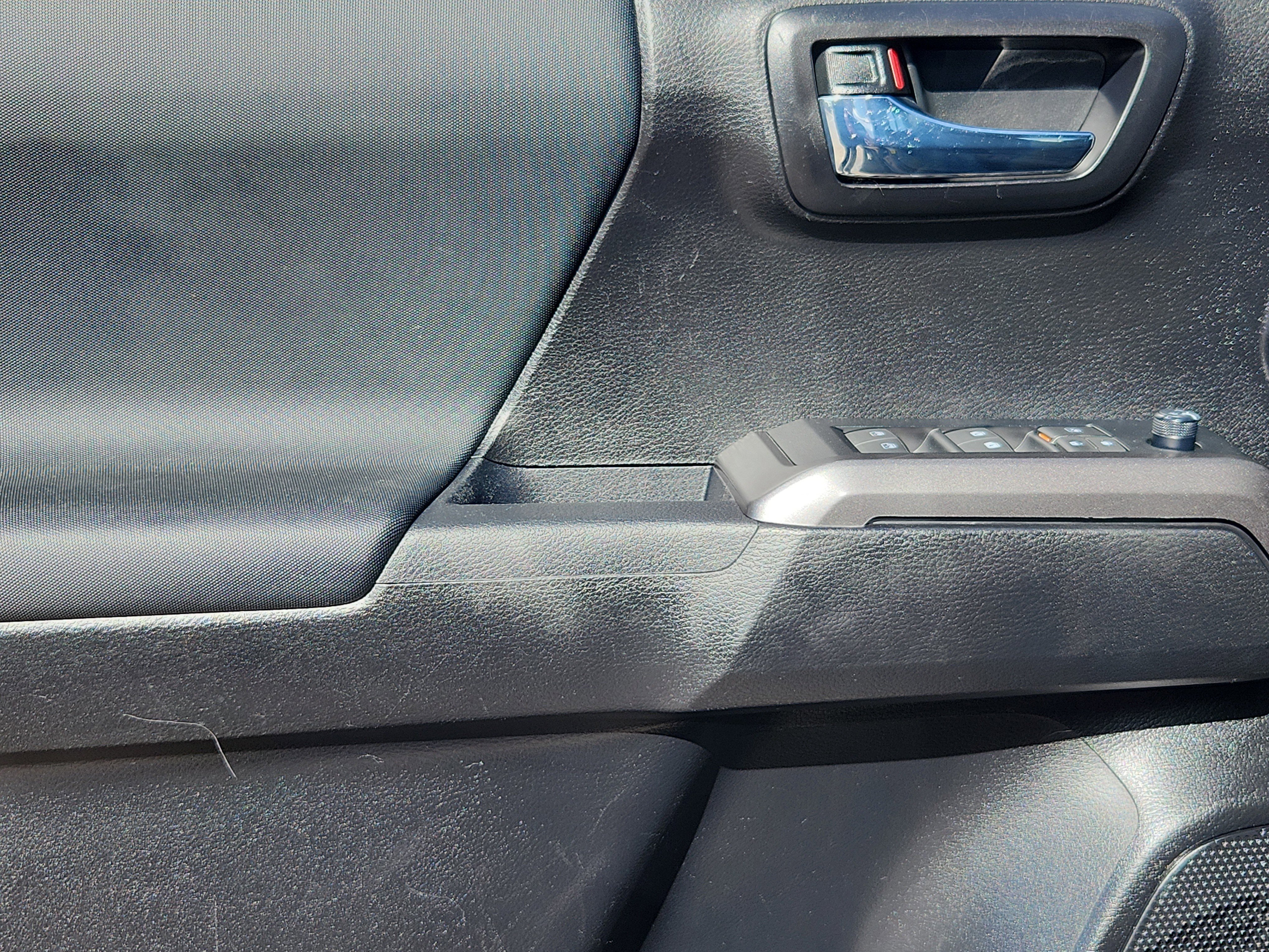 Used 2022 Toyota Tacoma TRD Off-Road w/ Technology Package image 6