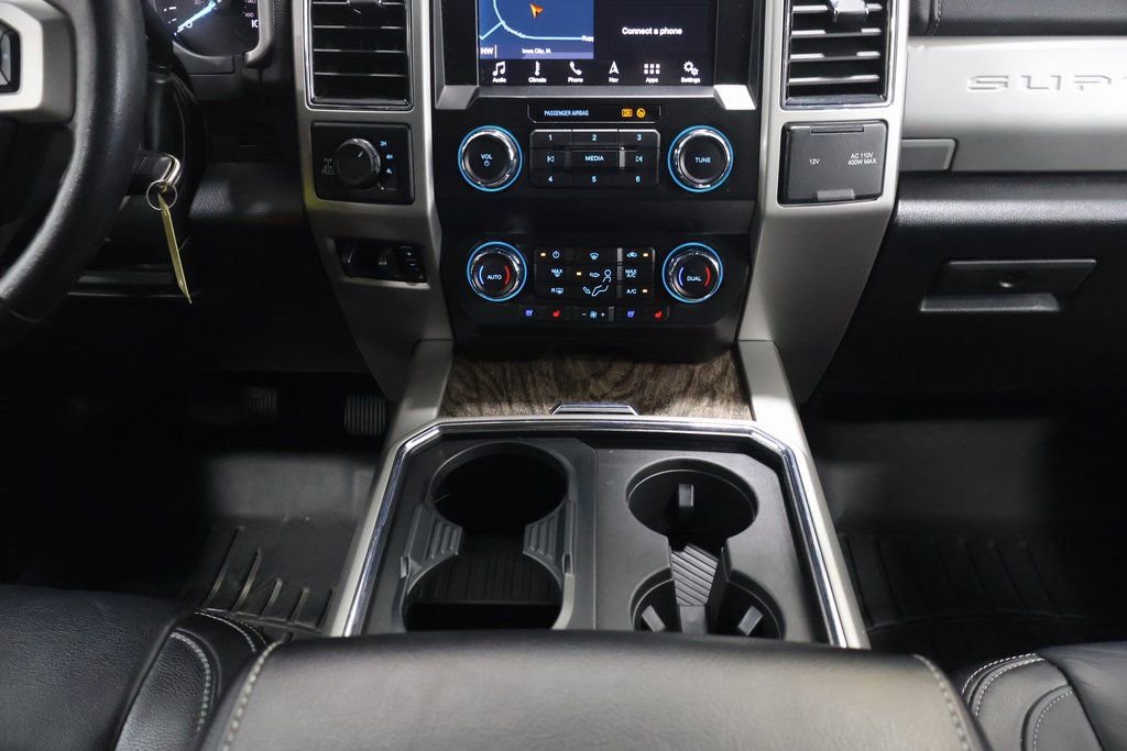 Used 2019 Ford F350 Lariat w/ Chrome Package image 20