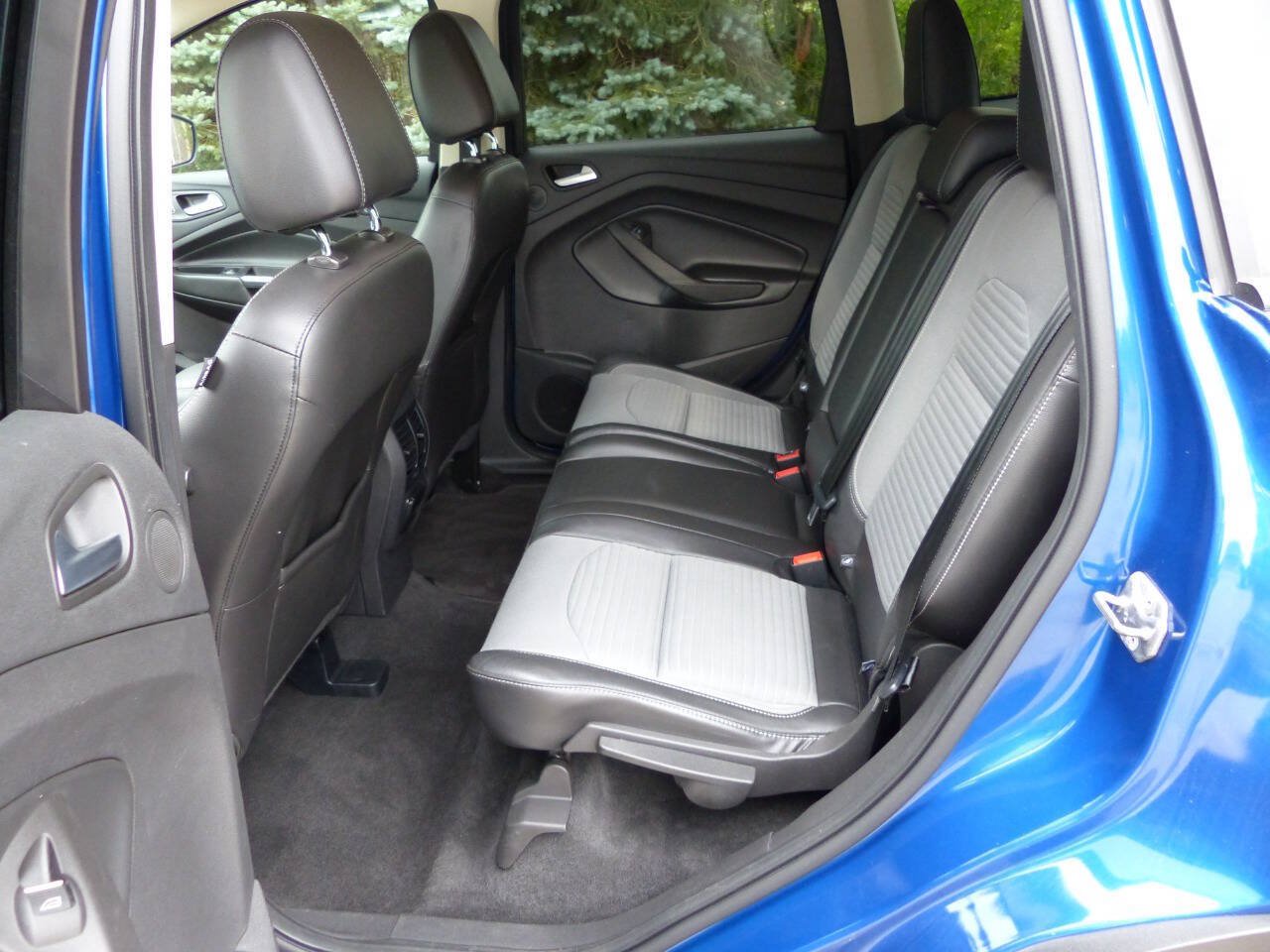 Used 2017 Ford Escape Titanium FWD image 37