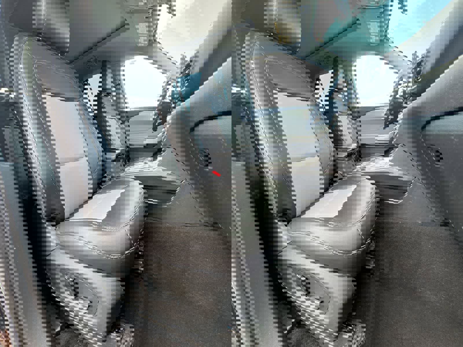 Used 2023 Ford Explorer XLT w/ Equipment Group 202A image 21