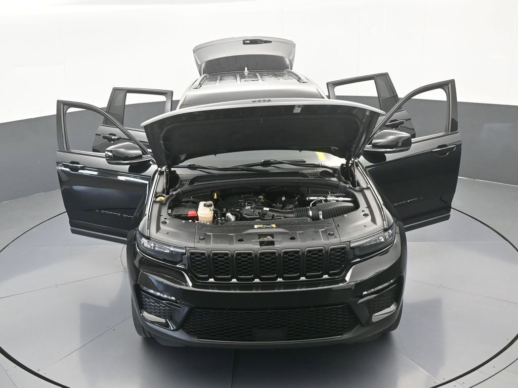 Used 2023 Jeep Grand Cherokee Limited w/ Black Appearance Package image 74