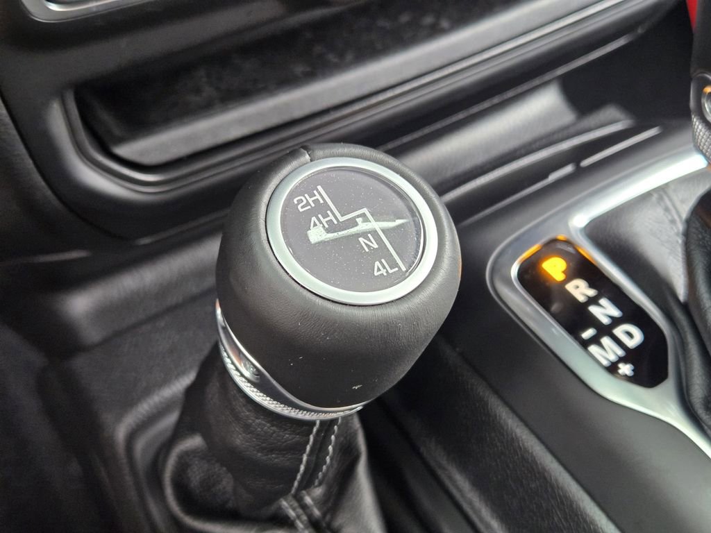 Used 2025 Jeep Wrangler Unlimited Sahara AWD/4WD image 27