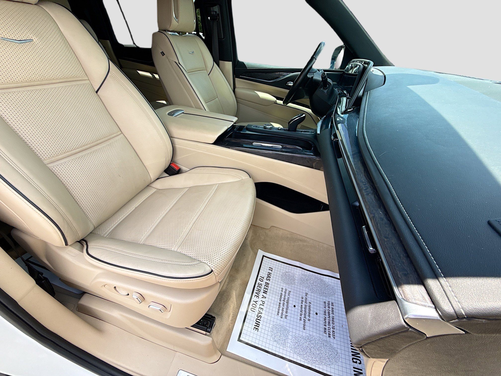 Used 2021 Cadillac Escalade ESV Premium Luxury w/ Driver Assist Tech Package AWD/4WD image 16
